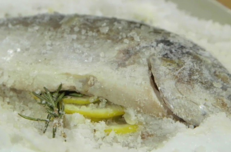 Pescherie di Puglia - Orata al sale profumata al rosmarino